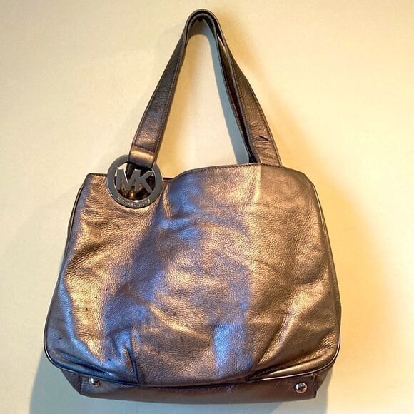 Michael Kors Silver metallic Leather Purse - Picture 2 of 9